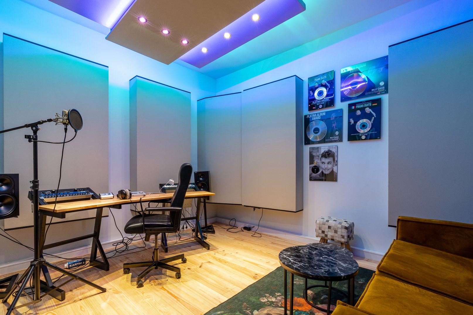 Studio 11 opnamekamer met microfoon bij Sound City Amsterdam